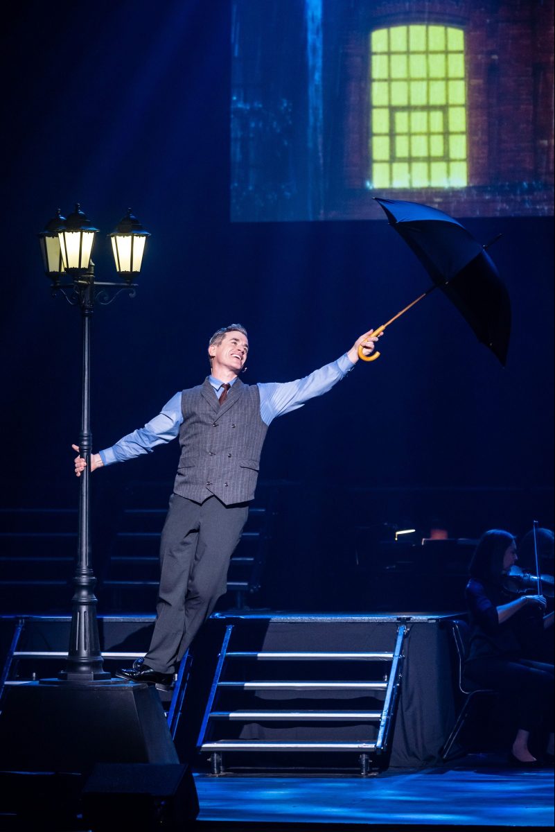 Singin' in the rain in concert