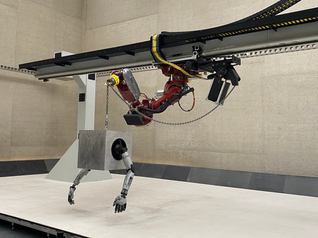 Experiencing Jordan Wolfson's $6.6 million robotic sculpture