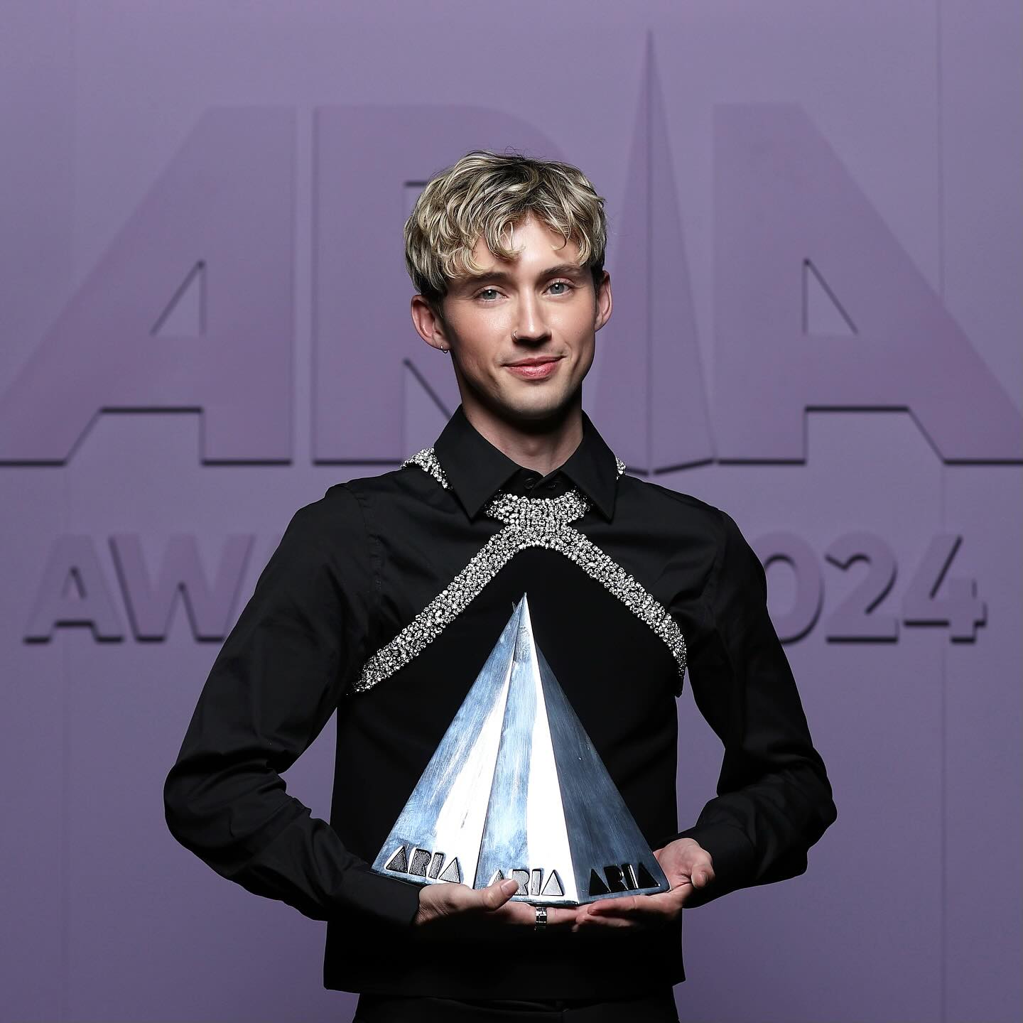 Troye Sivan sweeps ARIA Awards as First Nations talent takes centre stage